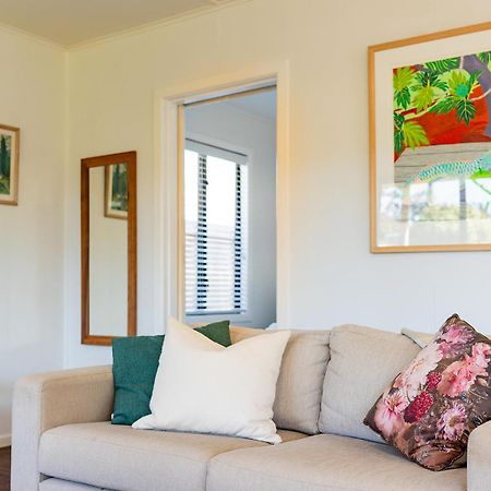 Fun Family Bach, Close To Beach And Shops! Waihi Buitenkant foto