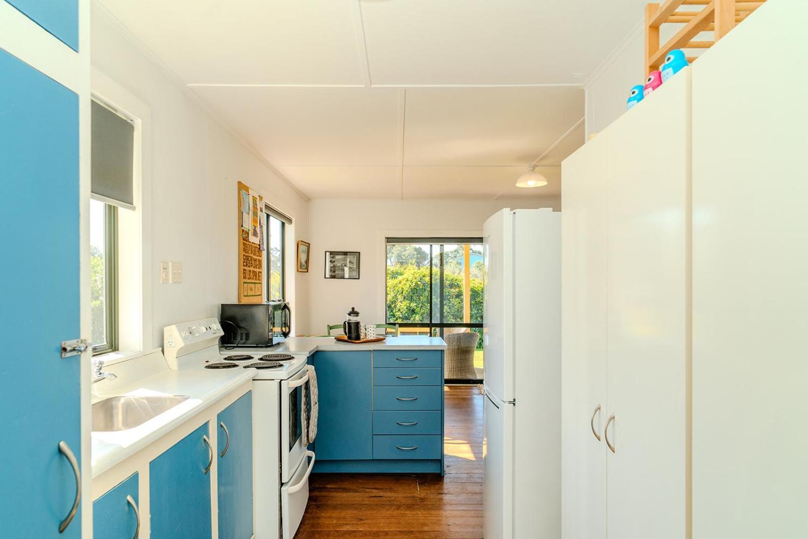 Fun Family Bach, Close To Beach And Shops! Waihi Buitenkant foto