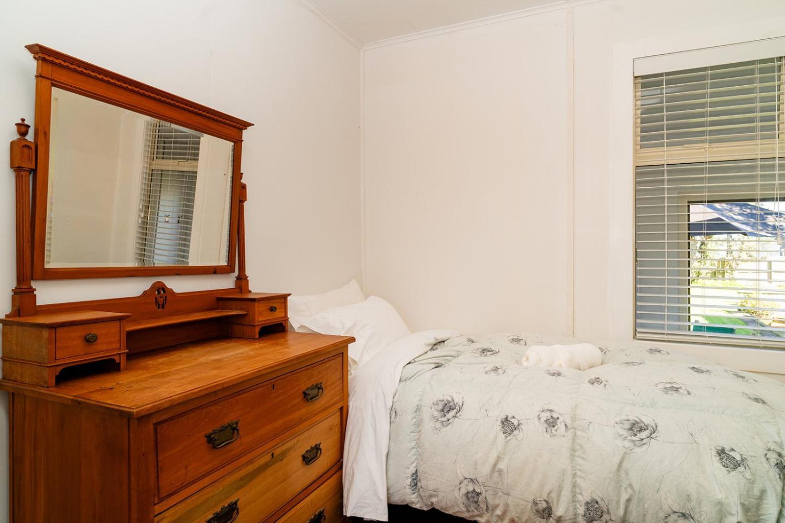 Fun Family Bach, Close To Beach And Shops! Waihi Buitenkant foto