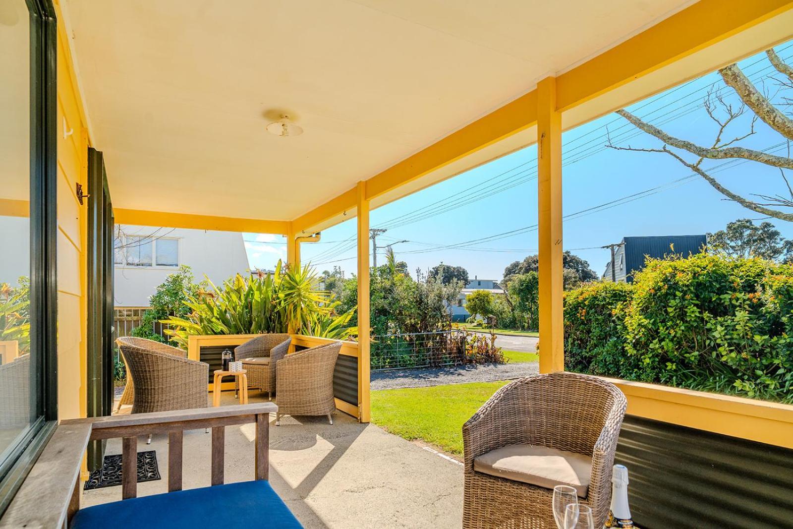 Fun Family Bach, Close To Beach And Shops! Waihi Buitenkant foto